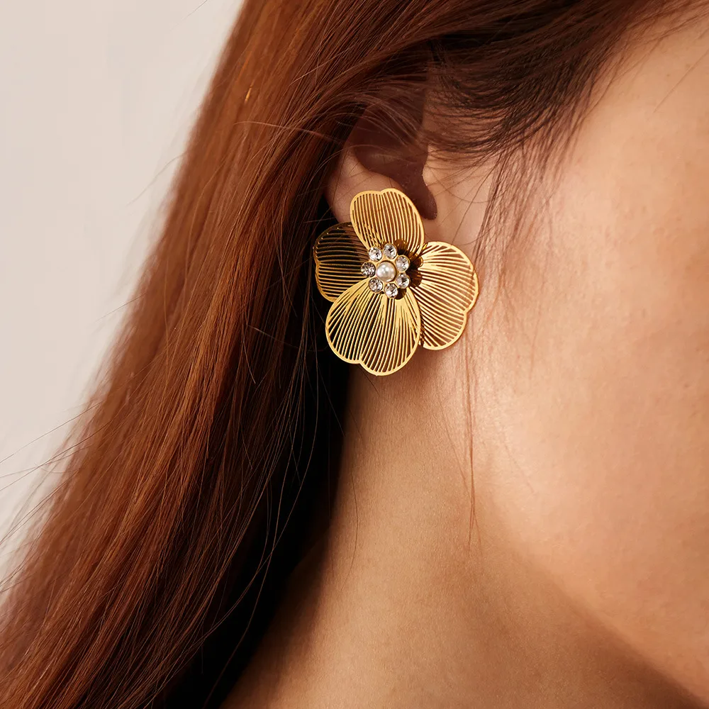 1 Pair Solid Color Simple Style 304 Stainless Steel 18K Gold Plated Artificial Rhinestones Plating Inlay Ear Studs display picture 2