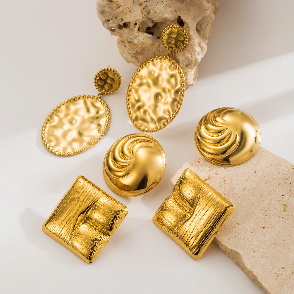 1 Paire Couleur Unie Exagéré Brillant Acier Inoxydable 304 Placage Boucles D'oreilles display picture 4