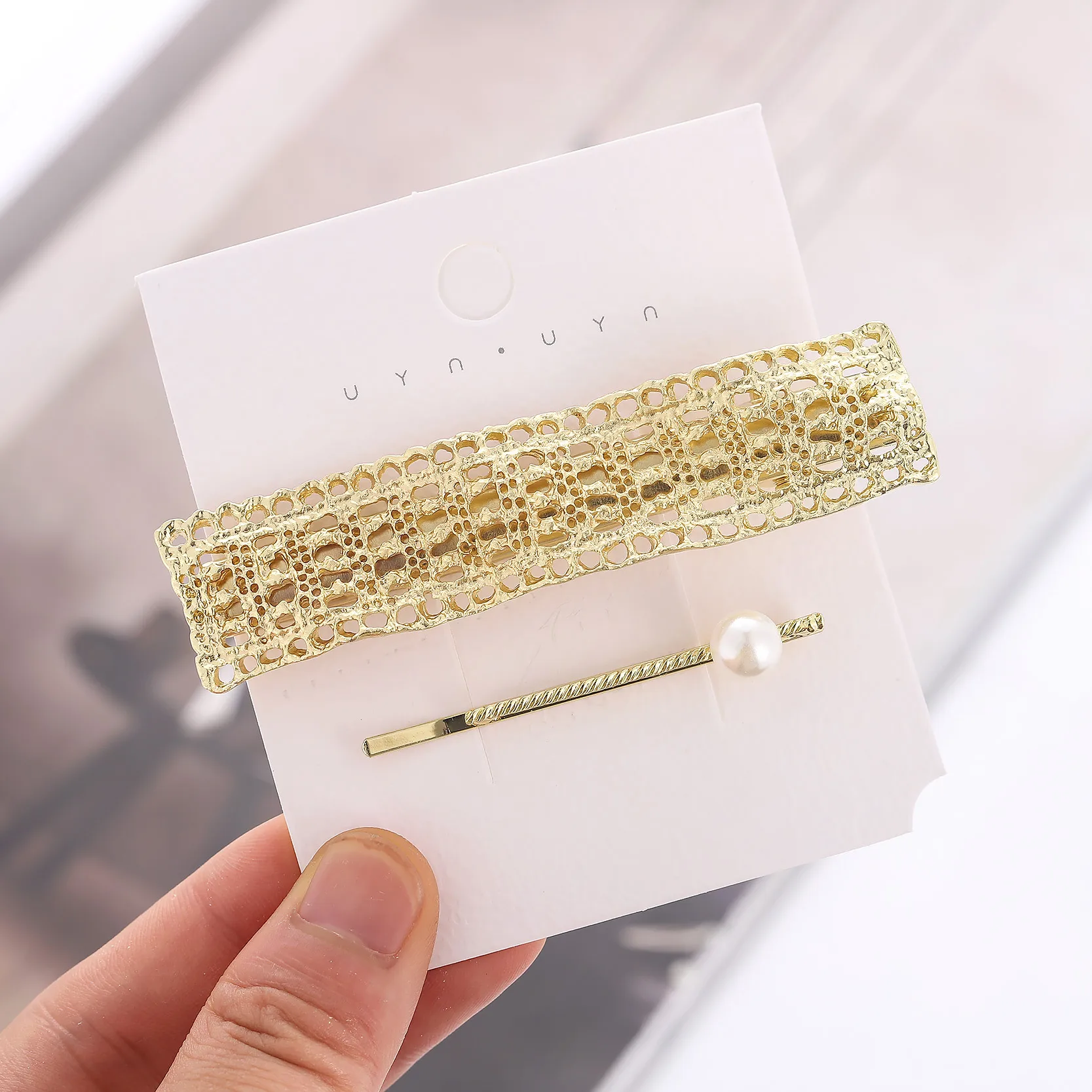 Women's Solid Color Modern Style Shiny Alloy Hair Clip display picture 1