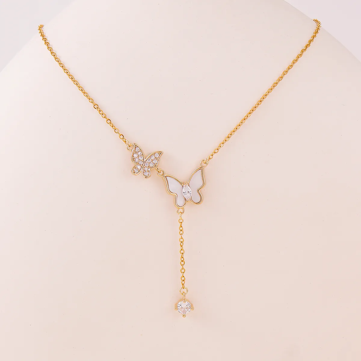 Forme De Cœur Fleur Papillon Reine Romantique Brillant Le Cuivre Pendentif Fermeture À Boucle De Type Homard display picture 1