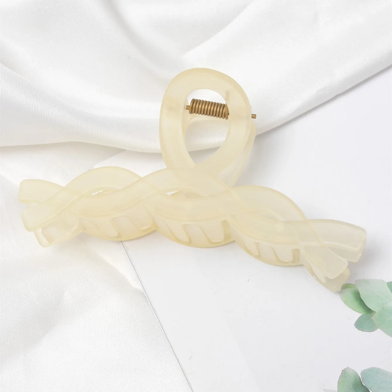 Women's Solid Color Elegant Plastic/Resin Hair Claws display picture 5