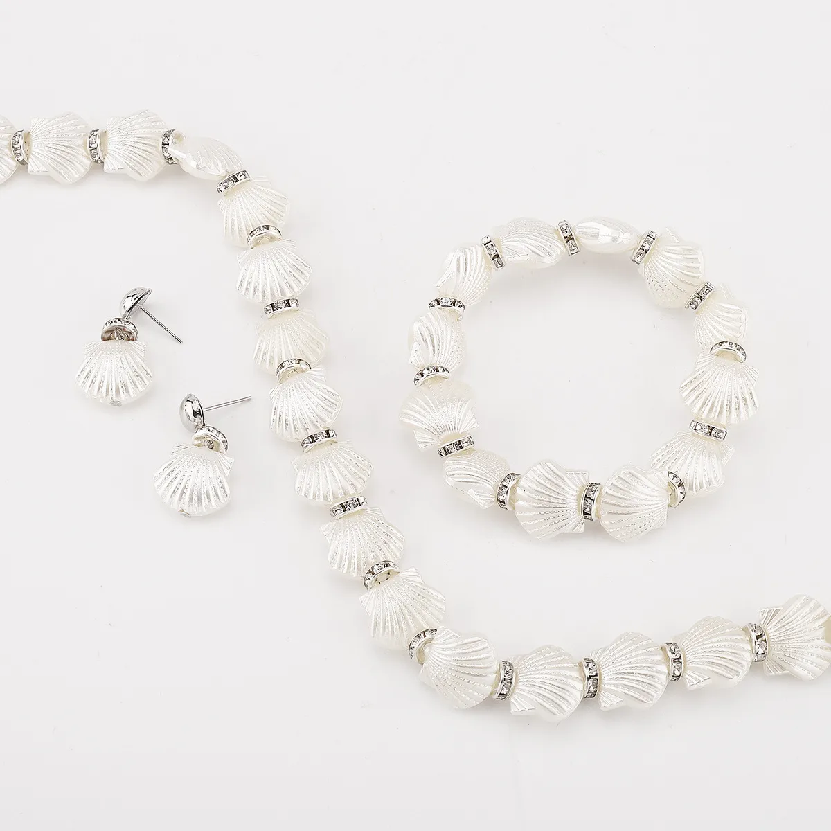 Elegant Modern Style Alloy Resin Shell Plating Women's Jewelry Set display picture 5