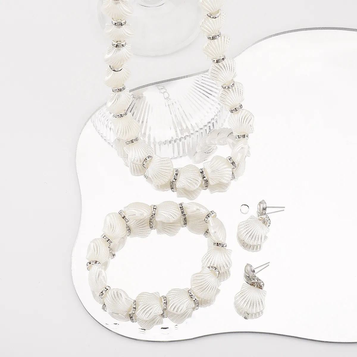 Elegant Modern Style Alloy Resin Shell Plating Women's Jewelry Set display picture 6