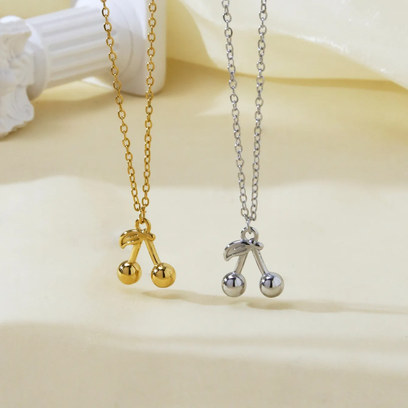 Elegant Lady 304 Stainless Steel Cherry 18K Gold Plated Women's Jewelry Set display picture 1