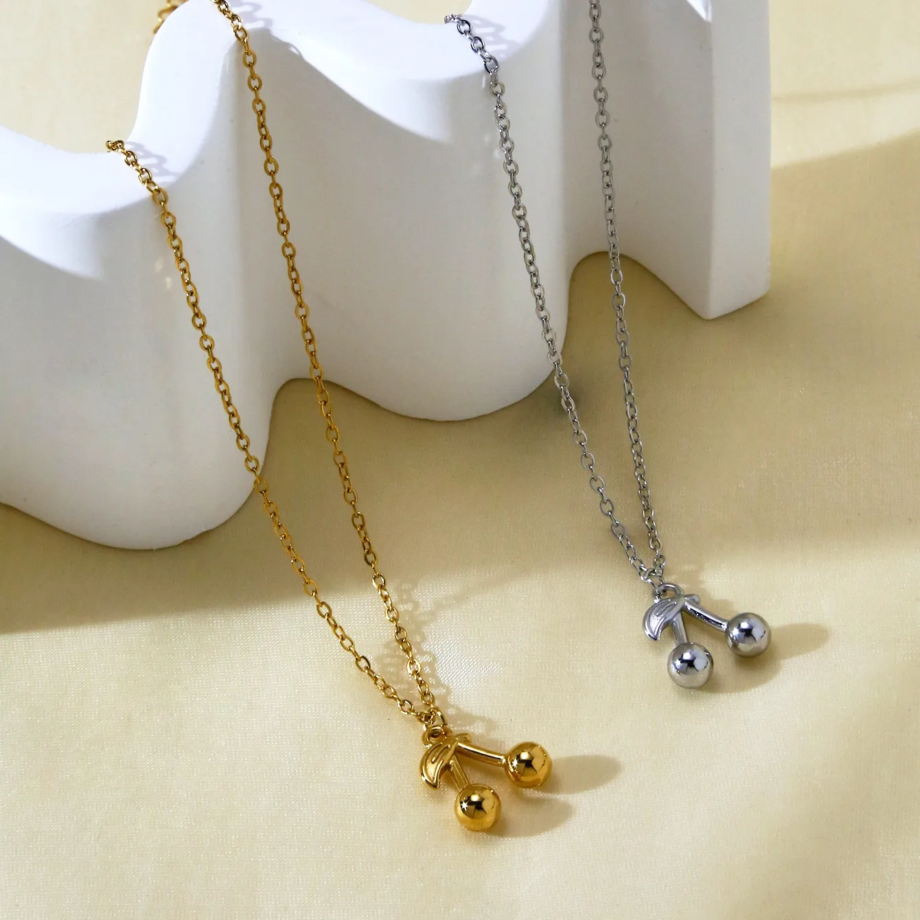 Elegant Lady 304 Stainless Steel Cherry 18K Gold Plated Women's Jewelry Set display picture 5