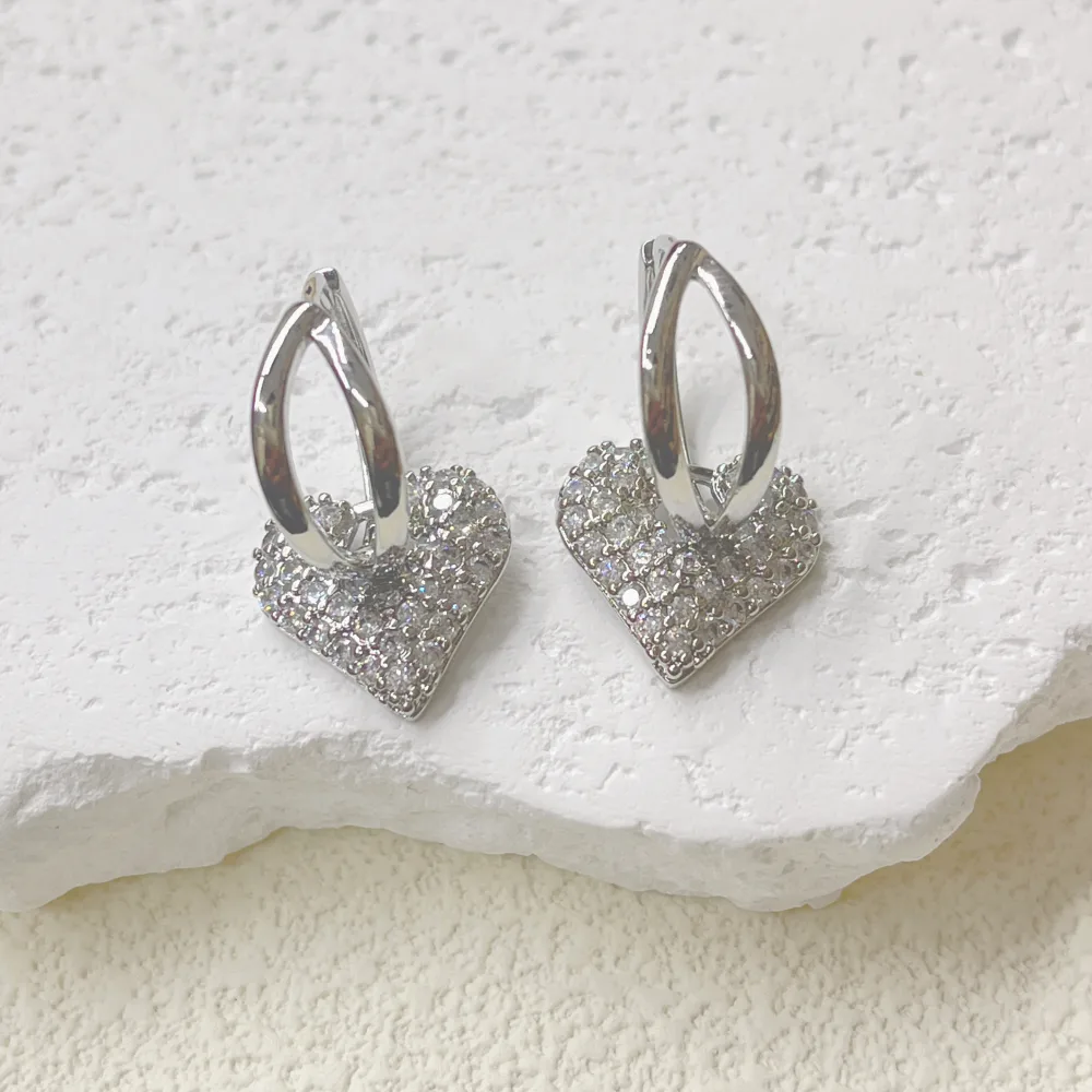 1 Pair Red Heart Elegant Glam Modern Style Copper 18K Gold Plated Zircon Plating Drop Earrings display picture 6