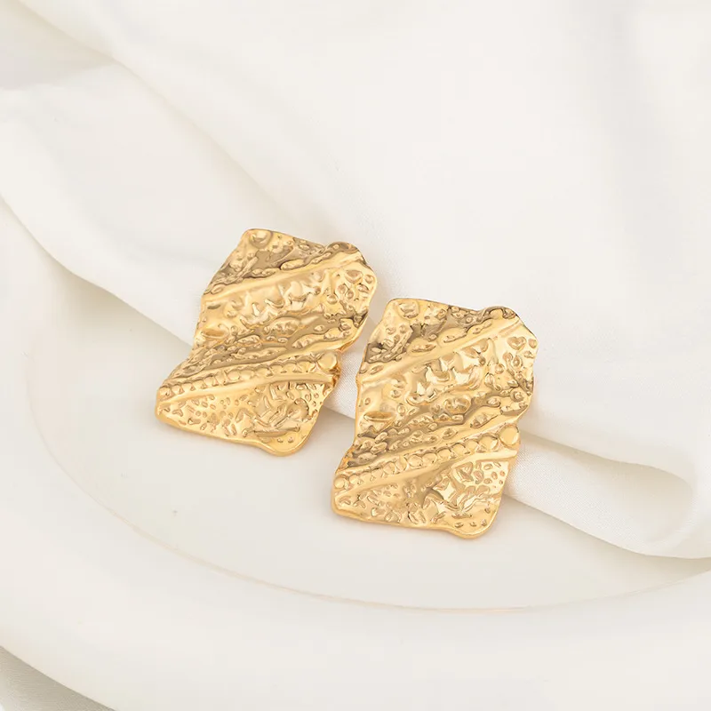 1 Pair Solid Color Forging Pattern Rectangle Elegant Lady Vacation 304 Stainless Steel 18K Gold Plated Plating Ear Studs display picture 6