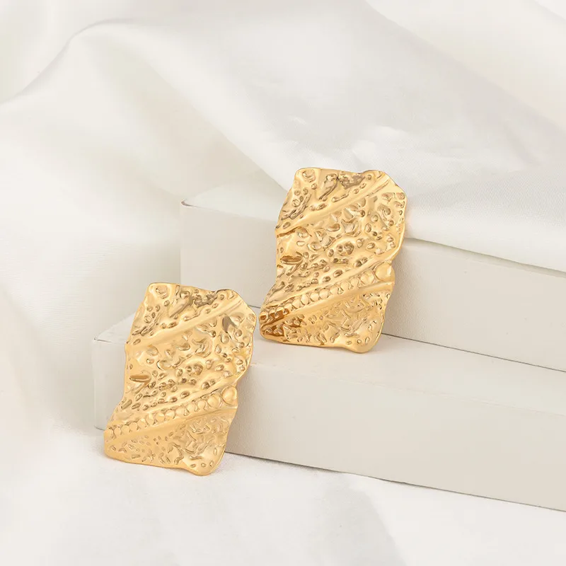 1 Pair Solid Color Forging Pattern Rectangle Elegant Lady Vacation 304 Stainless Steel 18K Gold Plated Plating Ear Studs display picture 7
