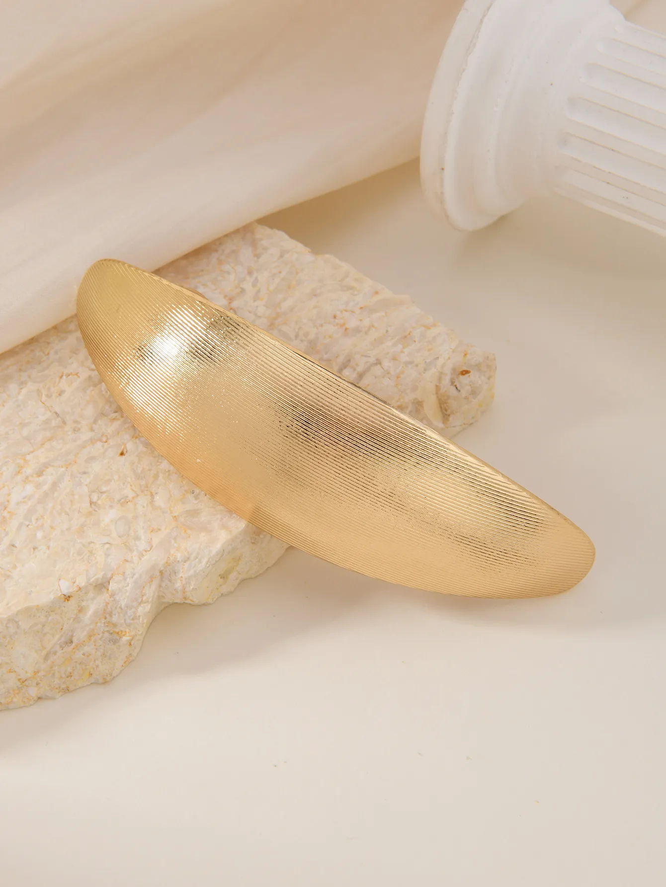 Femmes Couleur Unie Mignon Style Moderne Alliage Pince À Cheveux display picture 4