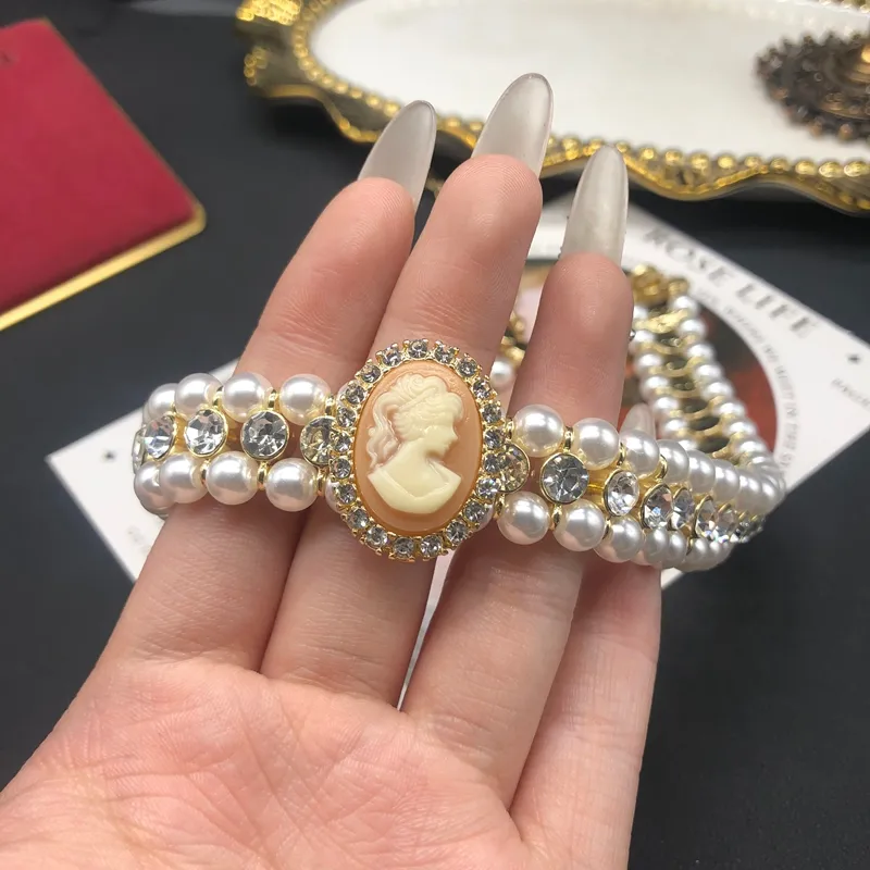 Elegant Vintage Style Wedding Artificial Gemstones Artificial Pearl Alloy Avatar Inlay Pearl Women's Jewelry Set display picture 5