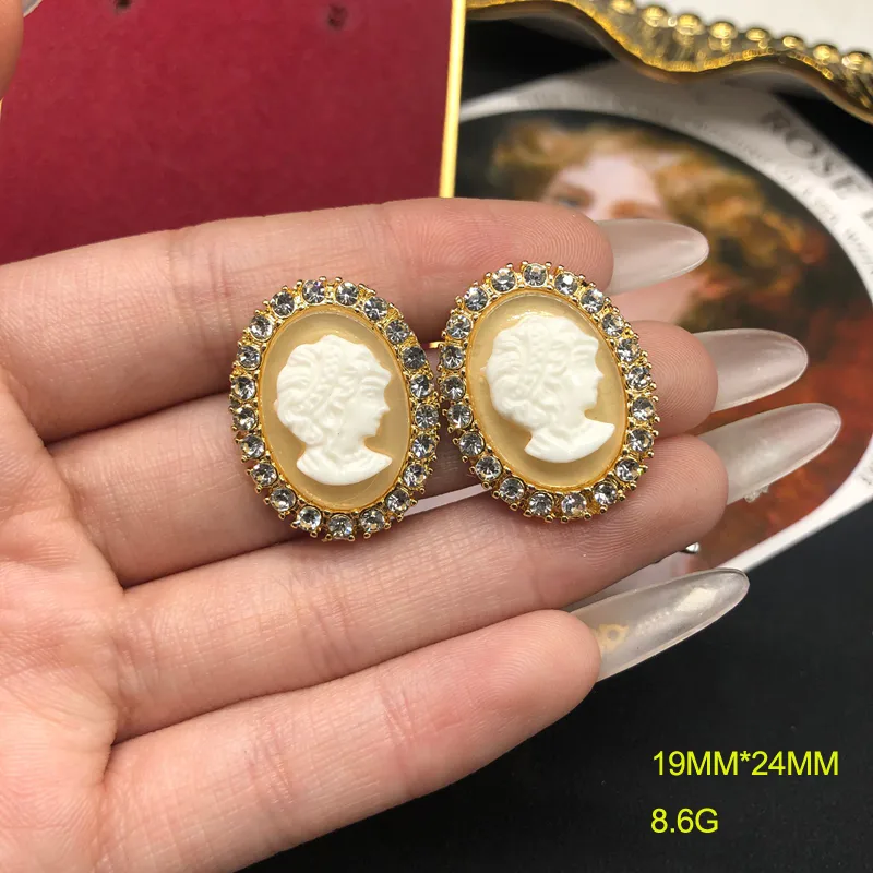 Elegant Vintage Style Wedding Artificial Gemstones Artificial Pearl Alloy Avatar Inlay Pearl Women's Jewelry Set display picture 13