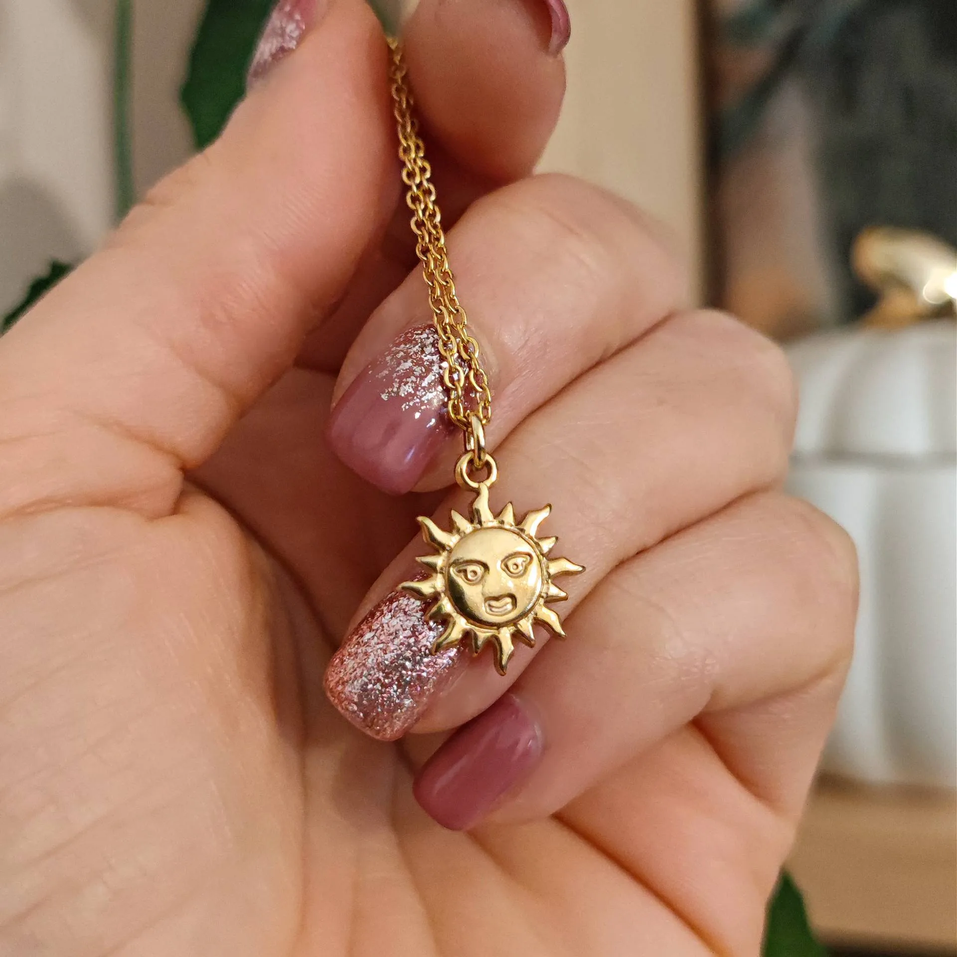 Soleil Lune Décontractée Élégant Femme Acier Inoxydable 304 Pendentif Fermeture À Boucle De Type Homard display picture 4