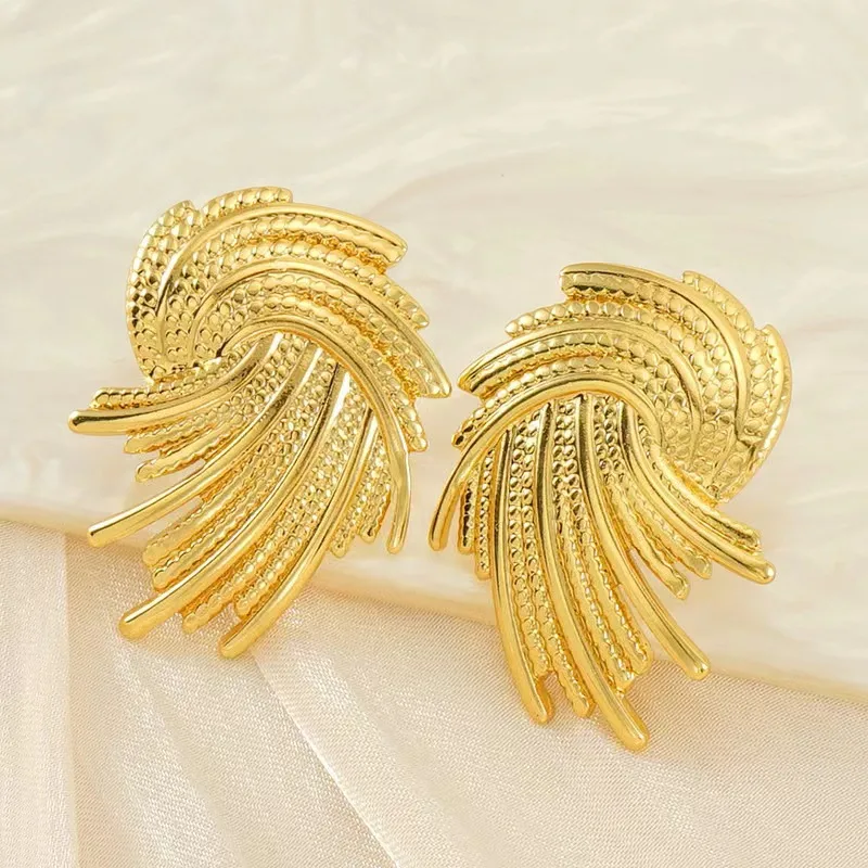 1 Paire Tourner Couleur Unie Fissure Élégant Femme Vacances Acier Inoxydable 304 Plaqué Or 18K Placage Boucles D'Oreilles display picture 3
