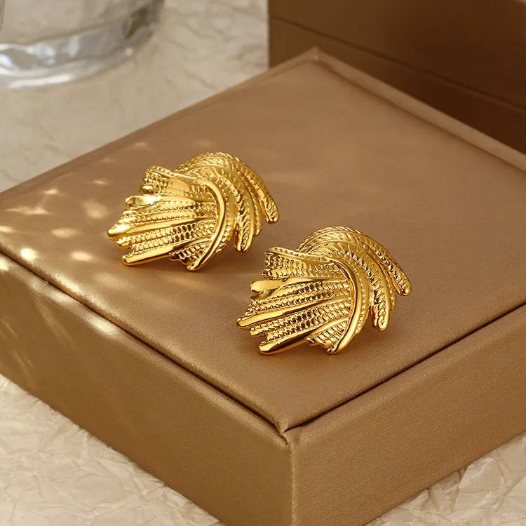 1 Pair Twist Solid Color Crack Elegant Lady Vacation 304 Stainless Steel 18K Gold Plated Plating Ear Studs display picture 8