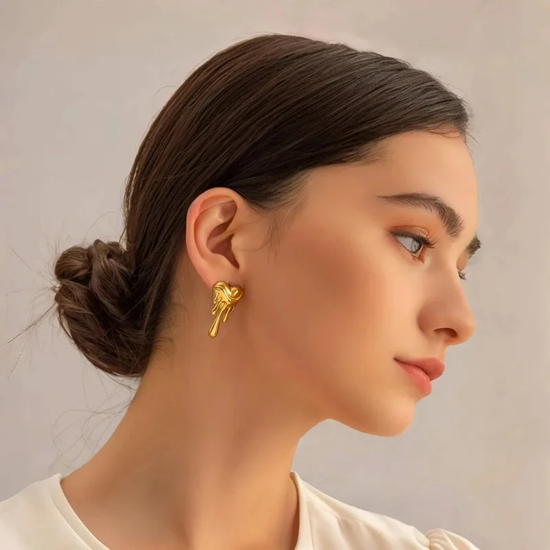 1 Pair Heart Shape Elegant Lady Vacation 304 Stainless Steel 18K Gold Plated Plating Ear Studs display picture 1