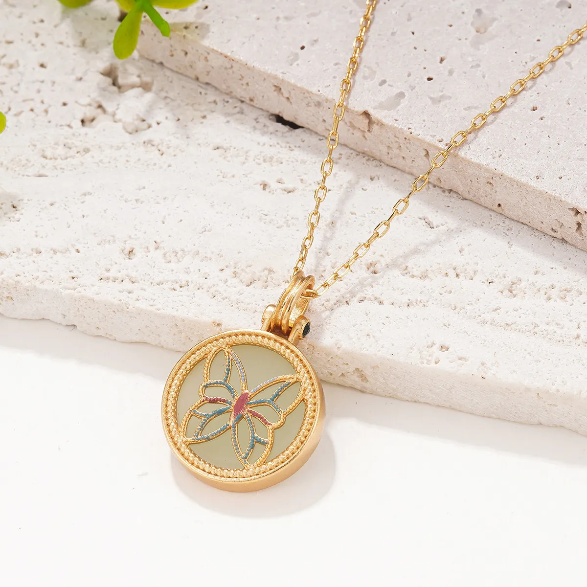 Butterfly Casual Elegant Vacation Copper 18K Gold Plated Pendant Necklace Lobster Trigger Clasp Closure display picture 6