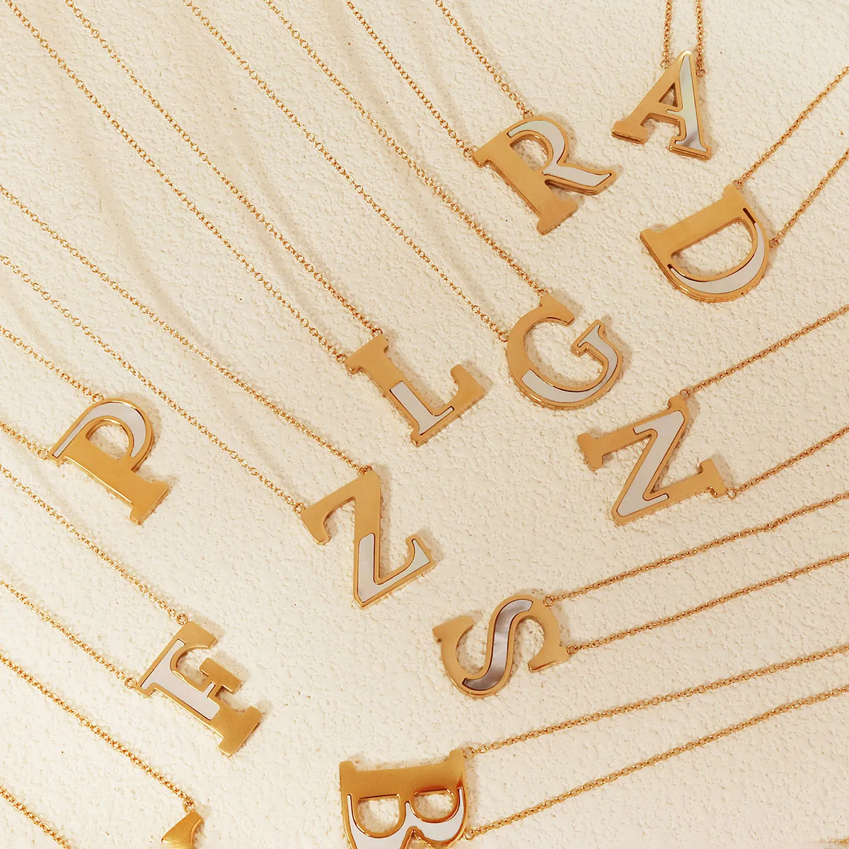 Letter Lady Classic Style Commute Shell 304 Stainless Steel Pendant Necklace Lobster Trigger Clasp Closure display picture 1