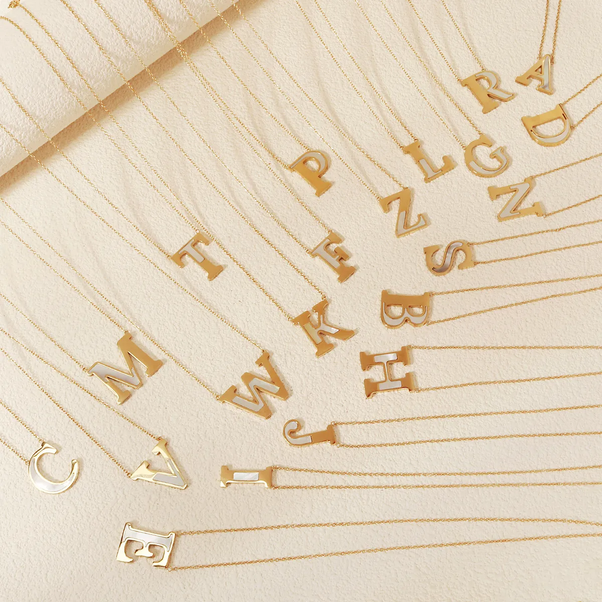 Letter Lady Classic Style Commute Shell 304 Stainless Steel Pendant Necklace Lobster Trigger Clasp Closure display picture 2