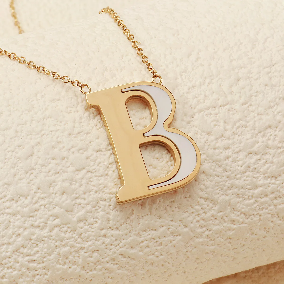 Letter Lady Classic Style Commute Shell 304 Stainless Steel Pendant Necklace Lobster Trigger Clasp Closure display picture 10