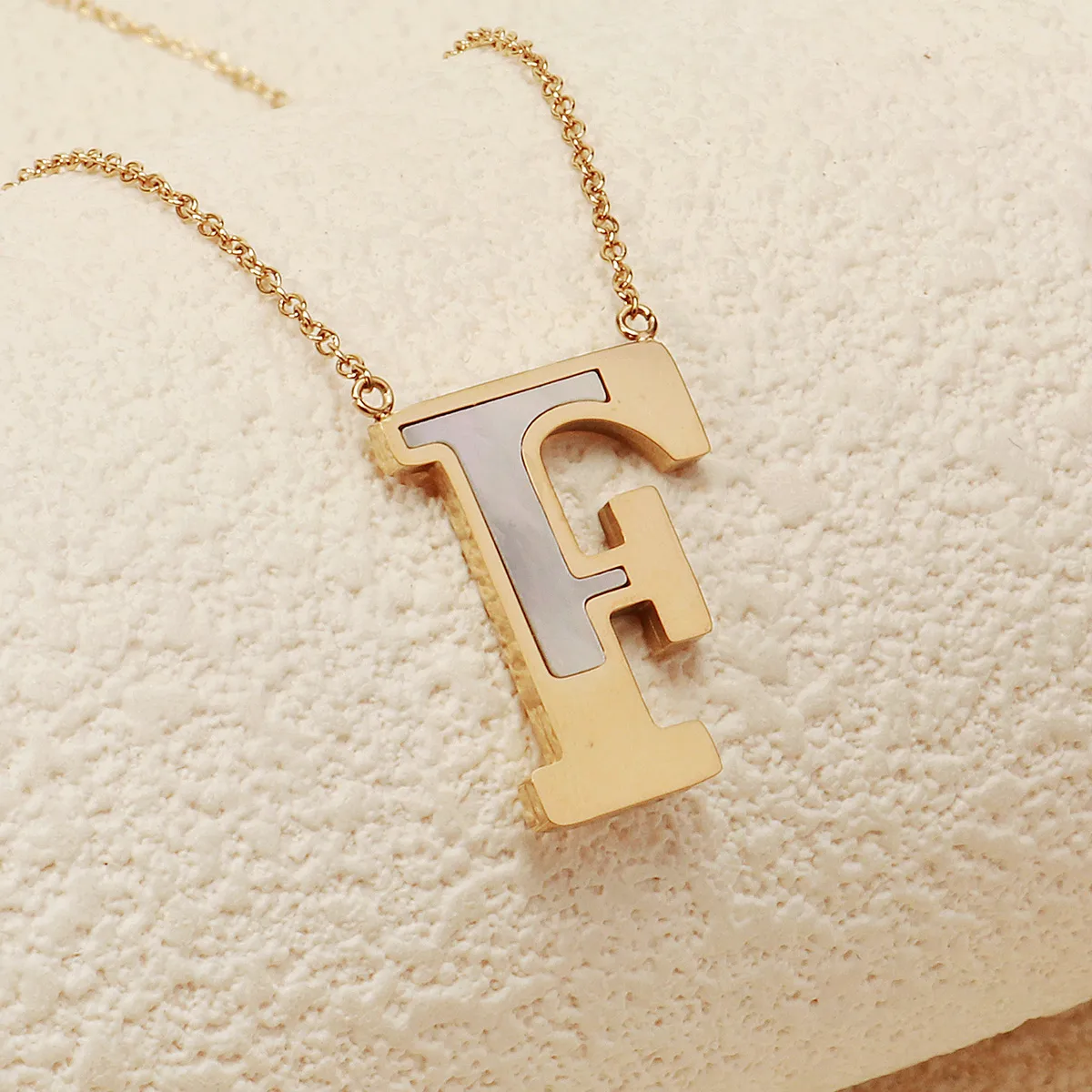 Letter Lady Classic Style Commute Shell 304 Stainless Steel Pendant Necklace Lobster Trigger Clasp Closure display picture 14