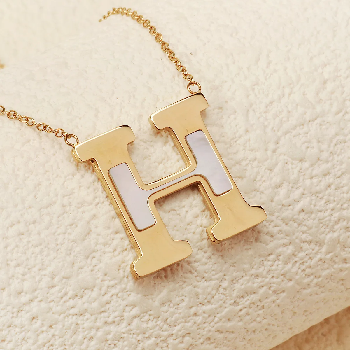 Letter Lady Classic Style Commute Shell 304 Stainless Steel Pendant Necklace Lobster Trigger Clasp Closure display picture 16
