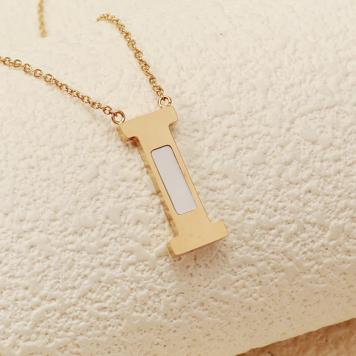 Letter Lady Classic Style Commute Shell 304 Stainless Steel Pendant Necklace Lobster Trigger Clasp Closure display picture 17