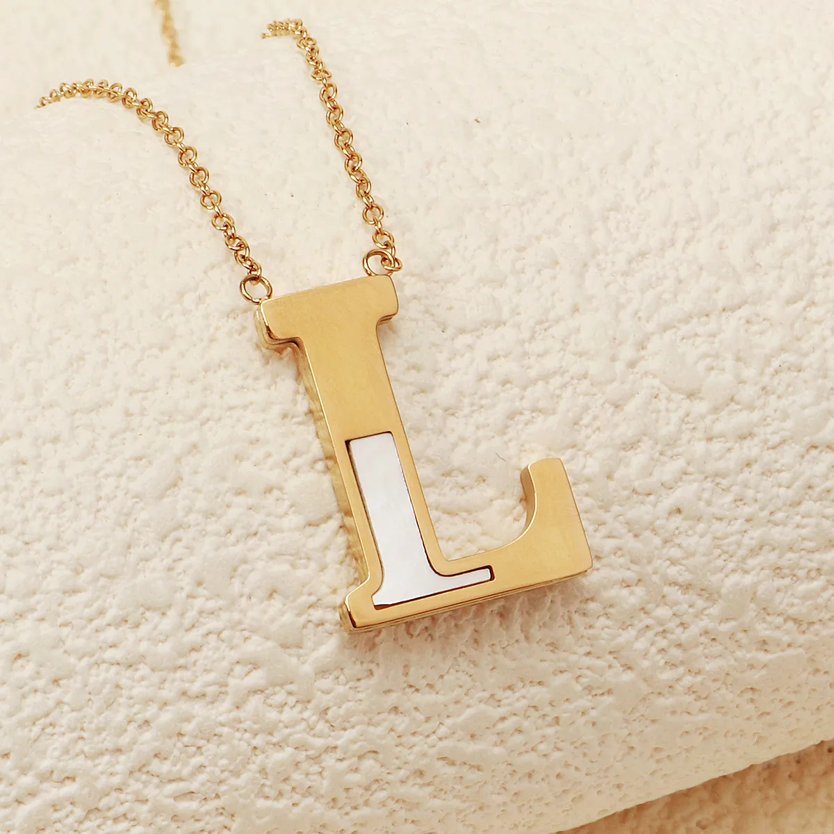 Letter Lady Classic Style Commute Shell 304 Stainless Steel Pendant Necklace Lobster Trigger Clasp Closure display picture 20