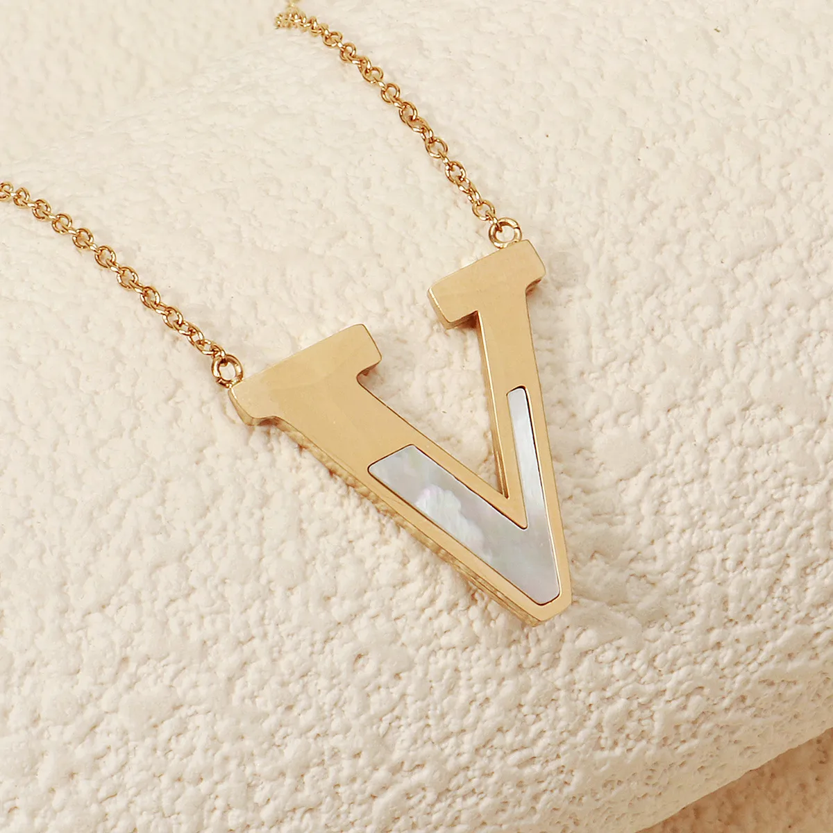 Letter Lady Classic Style Commute Shell 304 Stainless Steel Pendant Necklace Lobster Trigger Clasp Closure display picture 27