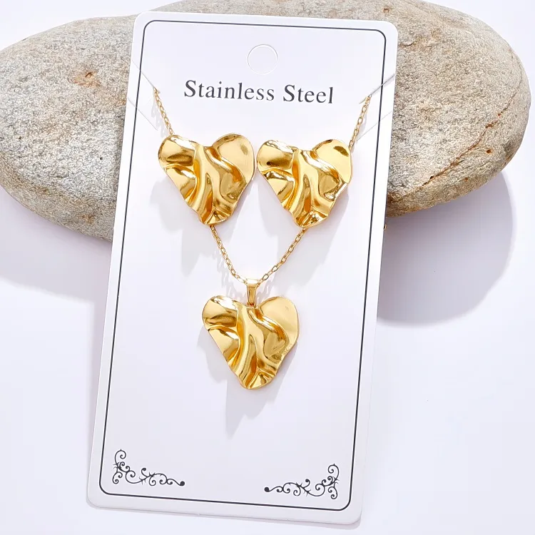 Décontractée Glamour Femme Acier Inoxydable 304 Géométrique Forme De Cœur Plaqué Or K Femmes Ensemble De Bijoux display picture 8
