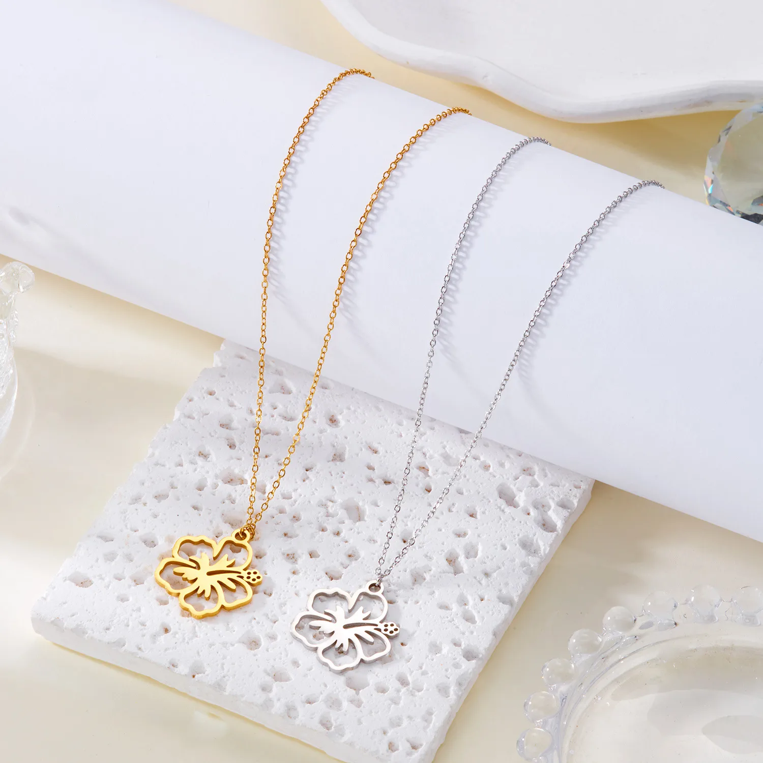 Flower Modern Style Simple Style 304 Stainless Steel Pendant Necklace Plating Lobster Trigger Clasp Closure display picture 3