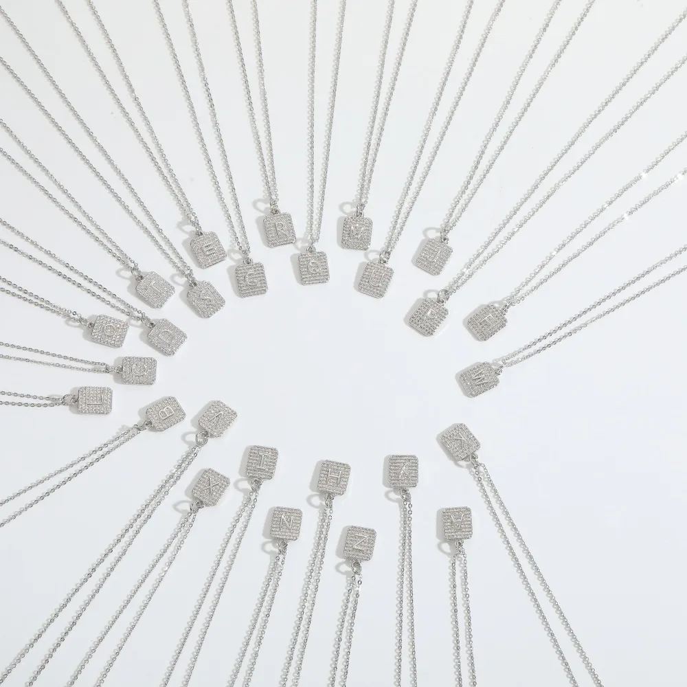 Lettre Décontractée Élégant Femme Zircon Le Cuivre Plaqué Or 14K Pendentif Incruster Fermeture À Boucle De Type Homard display picture 4