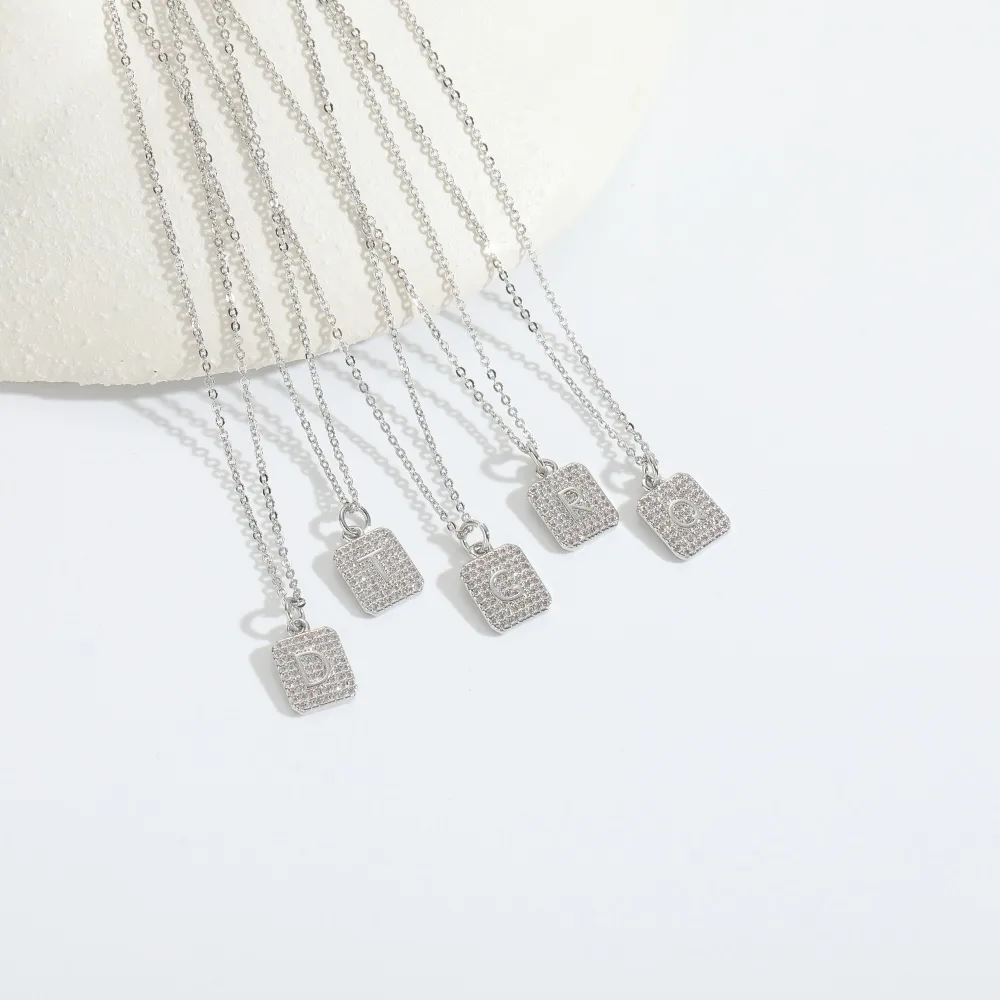 Lettre Décontractée Élégant Femme Zircon Le Cuivre Plaqué Or 14K Pendentif Incruster Fermeture À Boucle De Type Homard display picture 3