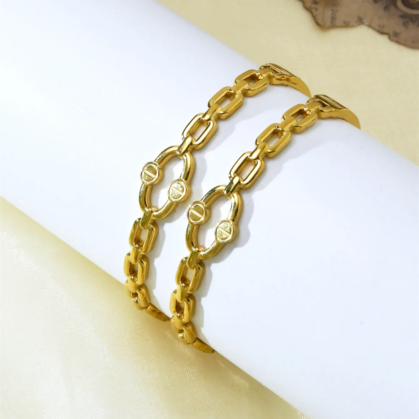 Enrejado Elegante Señora Estilo Simple Chapados En Oro De 18K Acero Inoxidable 304 Brazalete Al Mayoreo display picture 5