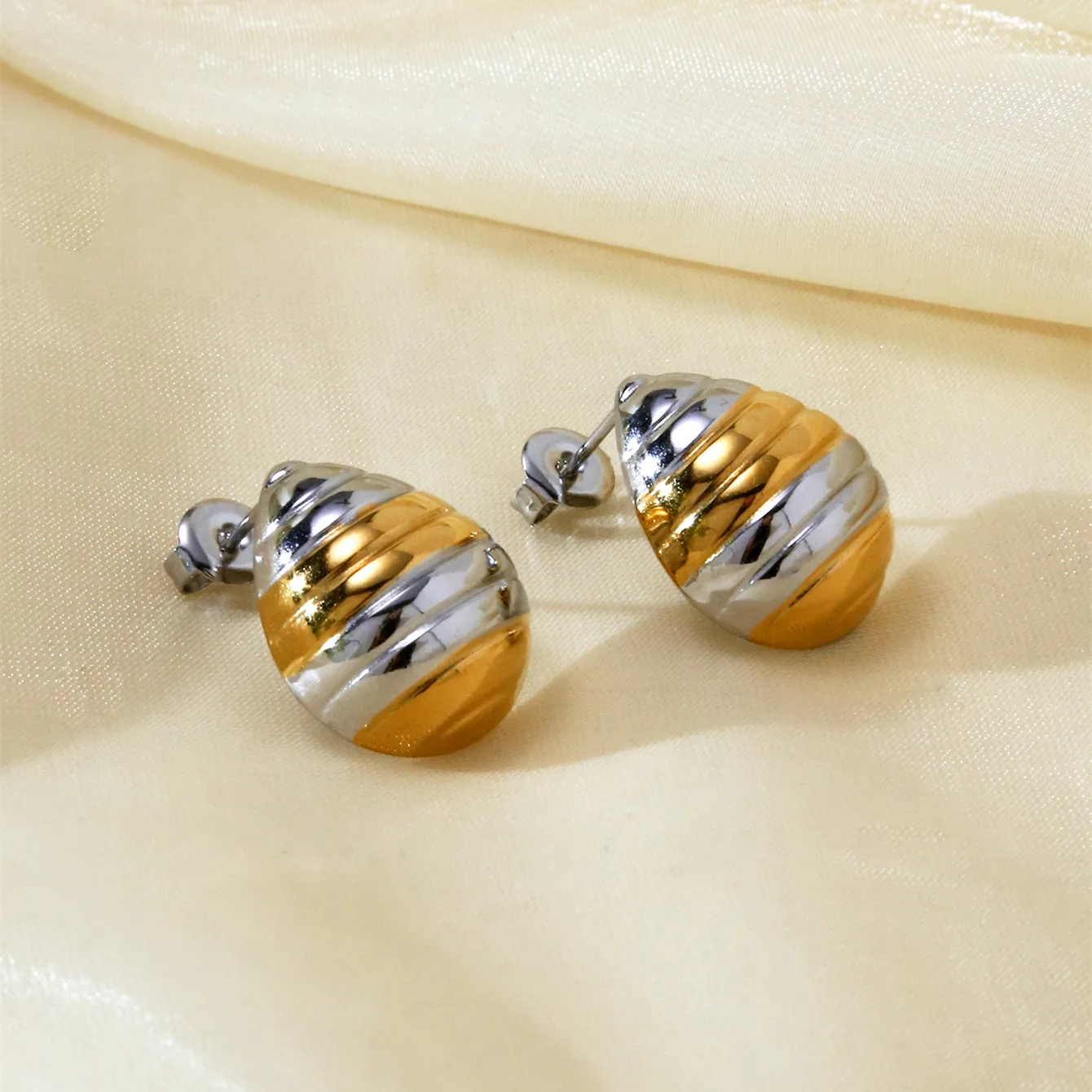 1 Pair Water Droplets Elegant Lady 304 Stainless Steel Ear Studs display picture 2
