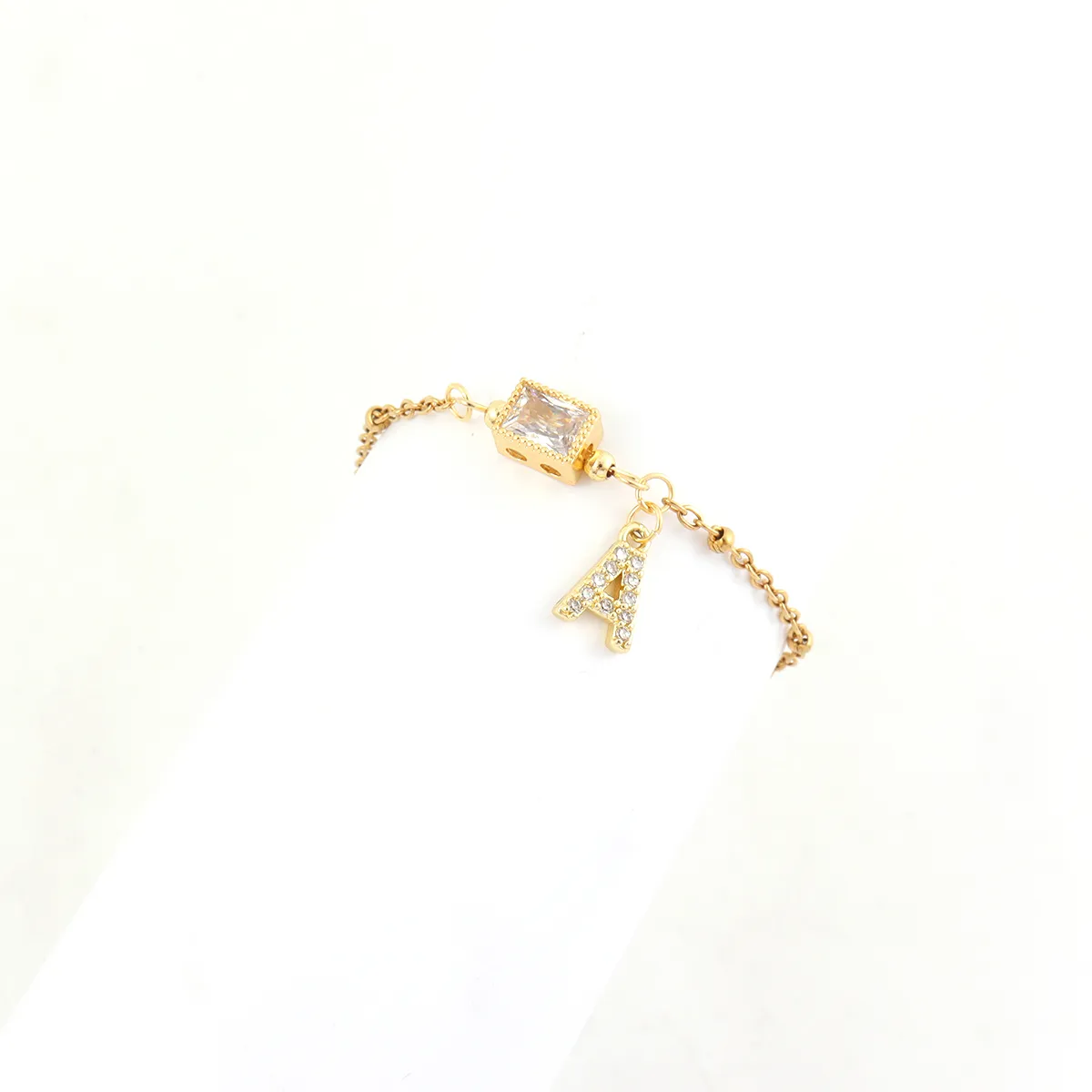Lettre Rectangle Élégant Style Simple Style Classique Zircon Acier Inoxydable 201 Cristal Artificiel Le Cuivre Bracelets De Gros display picture 3