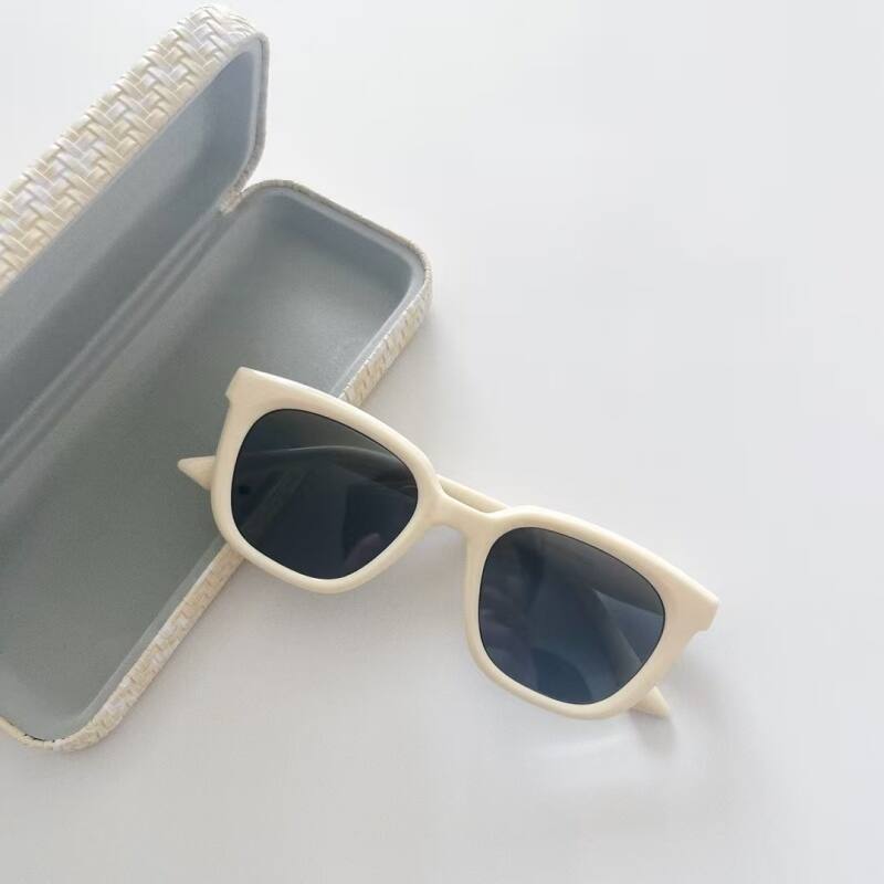 Cuadrado Casual Ropa De Calle Cuadrado Ordenador Personal Resina Lentes Tintados Con Degradado Fotograma Completo Gafas De Sol Para Niños display picture 5