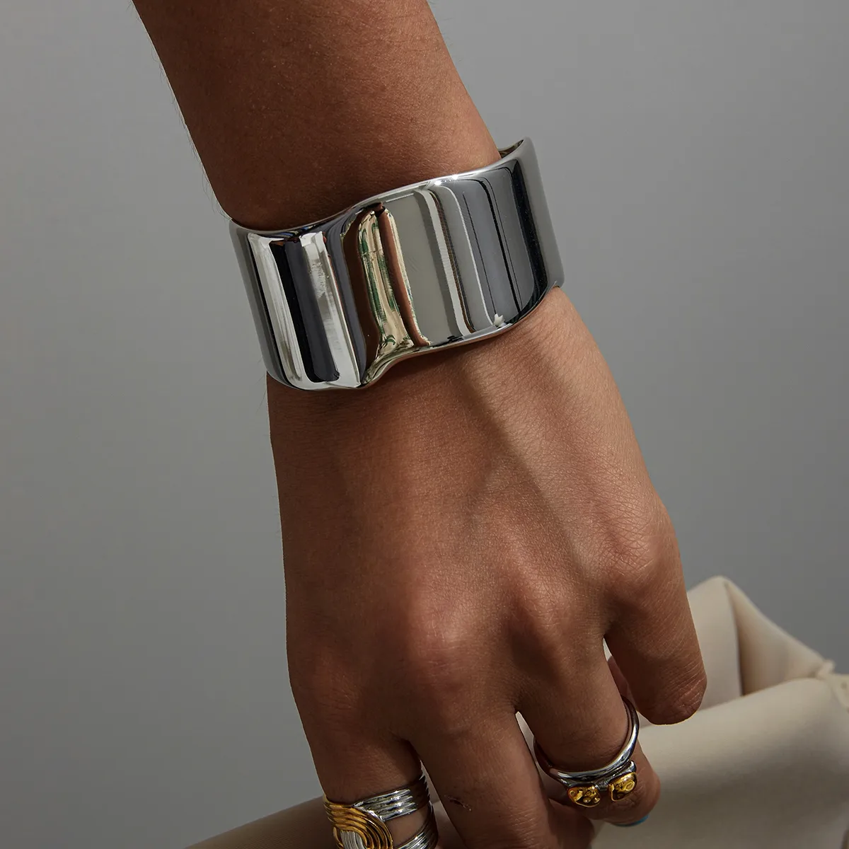 Géométrique Décontractée Vacances Style Moderne Acier Inoxydable 316 Bracelets Manchette En Masse display picture 1