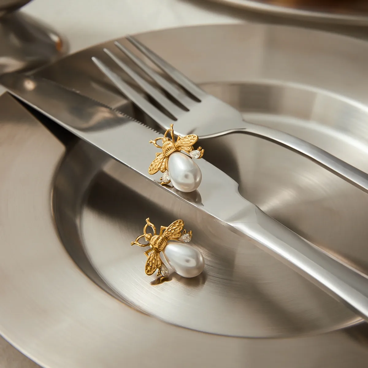 Abeja Casual Elegante Vacaciones Acero Inoxidable 316 Pendientes display picture 9