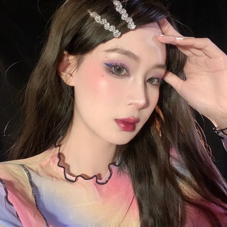 Women's Group Style Austrian Rhinestone Barrettes Word Clip Bang Side Clip Crystal Rhinestone Sweet Cool Fairy Temperamental Side Clip display picture 5