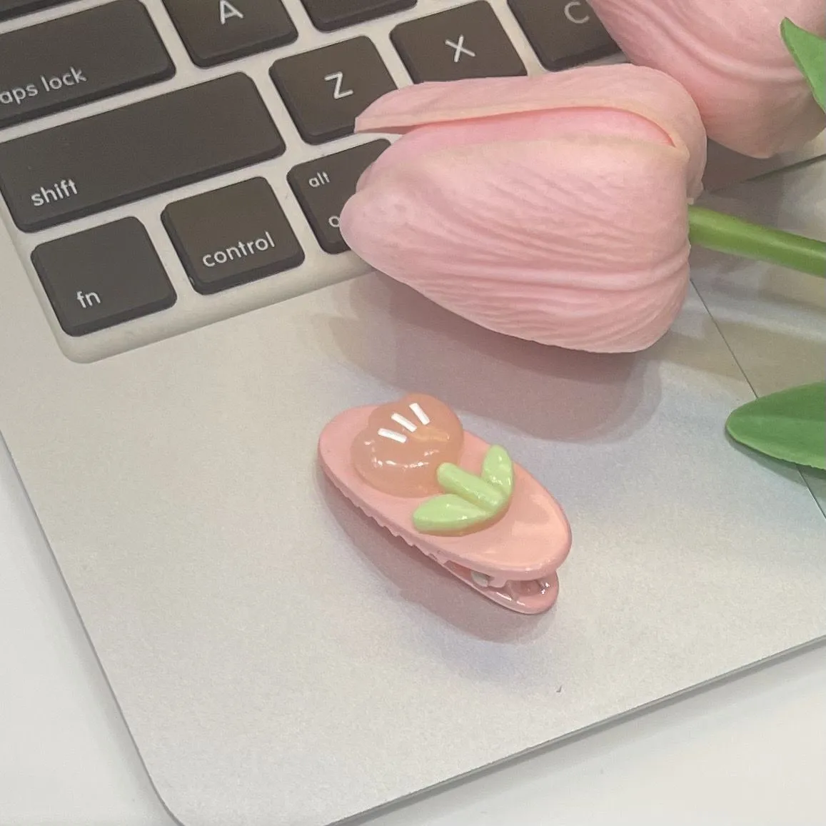 INS Cream Color Love Tulip Barrettes Gentle Spring Sweet Girly Student Duckbill Clip Flower Hair Accessories display picture 6