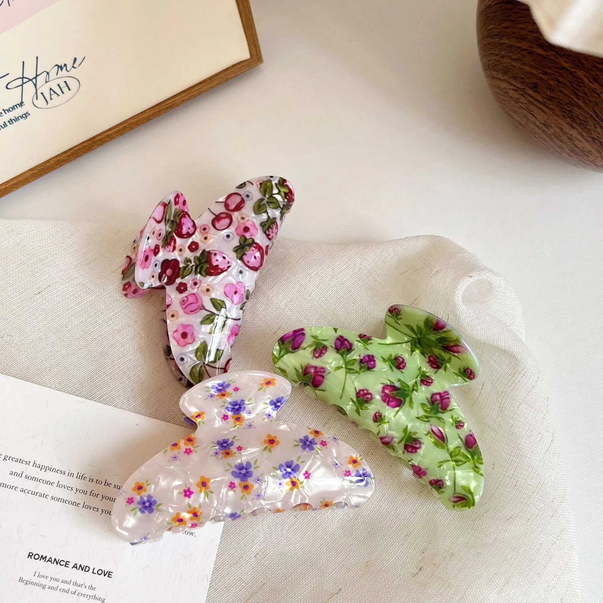 New Printing Acrylic Jaw Clip Vintage Floral Beautiful Temperament Shark Clip Fashion Broken Hair Temperament Elegant Hair Claw display picture 8