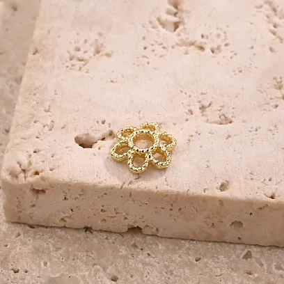 20 Pcs/paquet Trou 1~1.9mm Le Cuivre Plaqué Or 18K Or Blanc Plaqué Brillant Fleur Capuchons De Perles En Forme De Fleur display picture 3