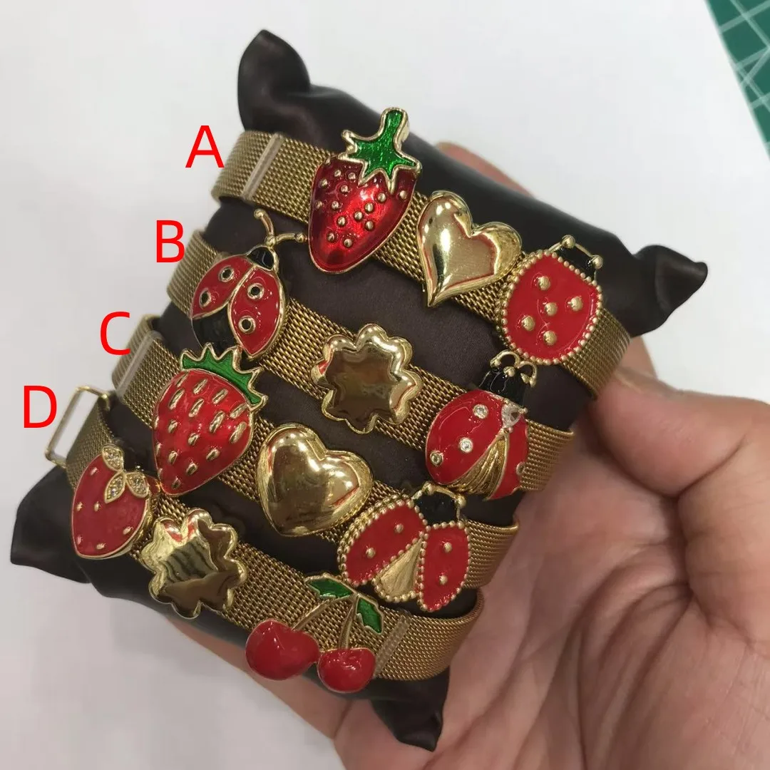 Trèfle À Quatre Feuilles Cerise Forme De Cœur Décontractée Style Moderne Artistique Zircon Le Cuivre Plaqué Or 18K Bracelets Fait Main Polissage Émail Boucle display picture 2