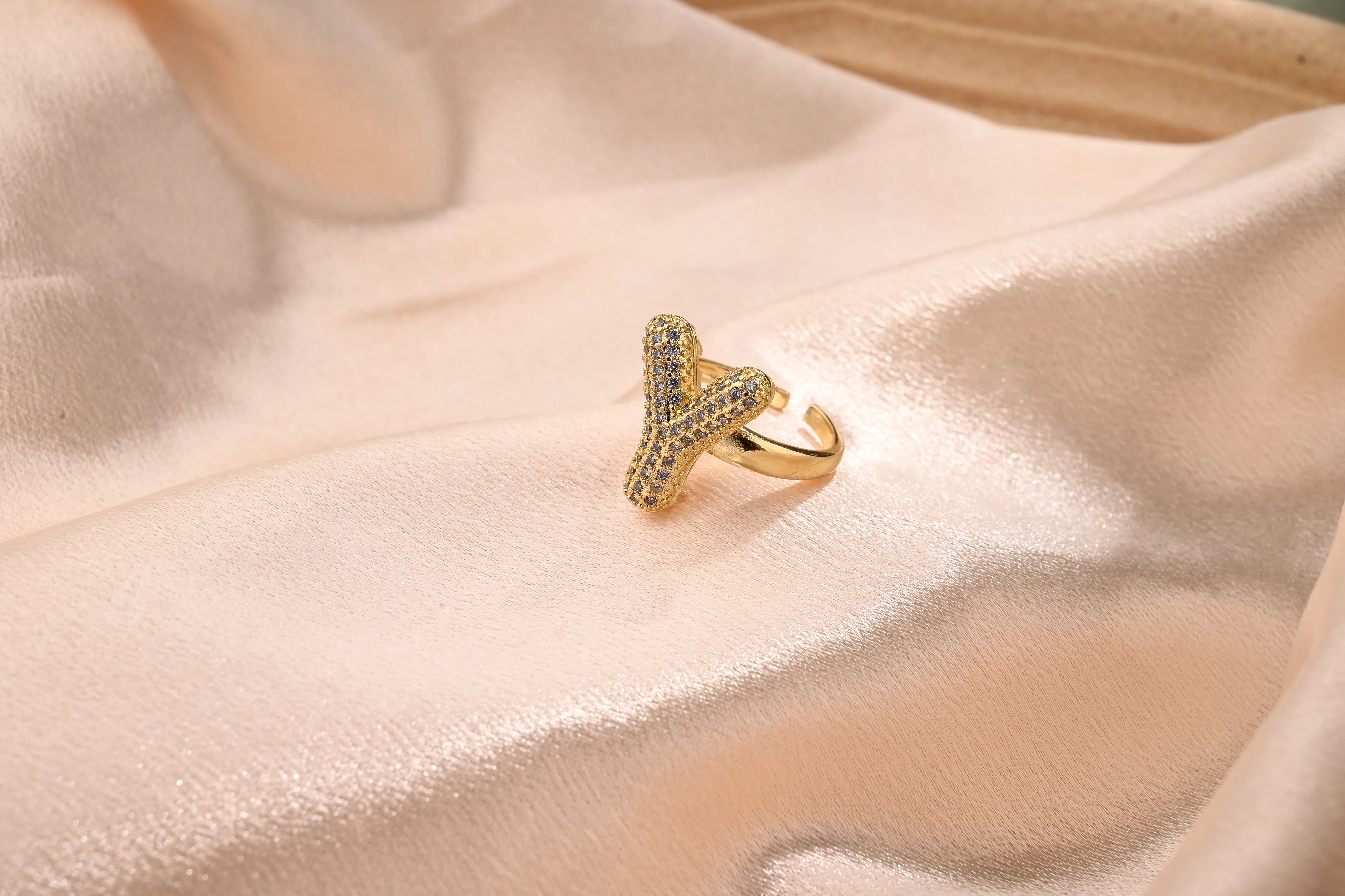 Lettre Décontractée Vacances Zircon Le Cuivre Plaqué Or 18K Anneaux Polissage Incruster display picture 27