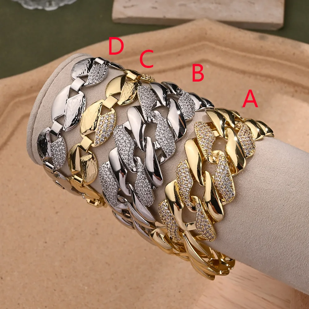 Simple Couleur Unie Hip Hop Style Simple Vêtement De Rue Zircon Le Cuivre Plaqué Or 18K Or Blanc Plaqué Bracelets Fait Main Polissage Placage Snap Bouton display picture 4