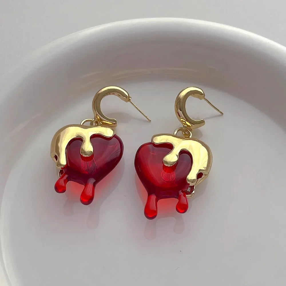 Style Heart-Shaped Golden Lava Love Heart Earrings Women's Fashion, Personalized And Exaggerated Light Luxury Heart-Shaped Eardrops display picture 3