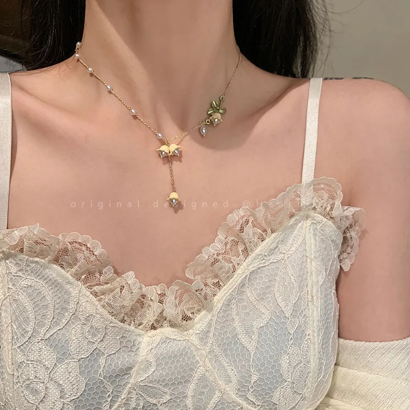 Style Frais Doux Belle Chaîne De Chandail Texture En Métal Haut Sens Pour Les Femmes Collier Pour Les Femmes De Style Japonais Et Coréen 2025 Nouvelle Chaîne De Clavicule De Mode display picture 10