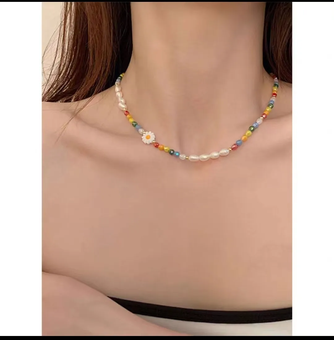 2024 New Pearl Daisy Necklace Colorful Beaded Dopamine Hot Light Luxury Clavicle Chain Special-Interest Design Necklace display picture 4