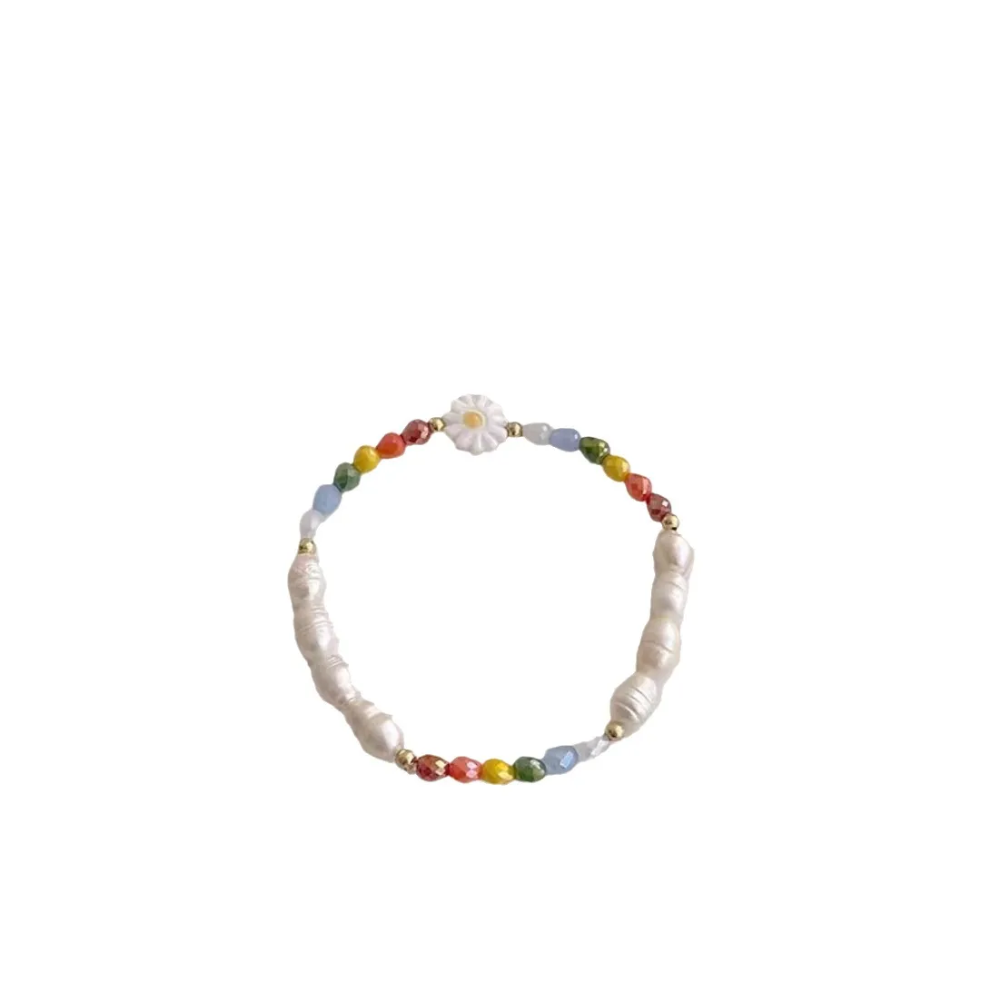 2024 New Pearl Daisy Necklace Colorful Beaded Dopamine Hot Light Luxury Clavicle Chain Special-Interest Design Necklace display picture 7