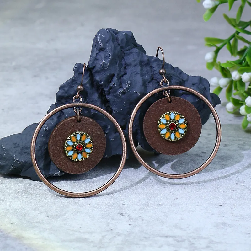 New Bohemian Wooden Bead Handmade Tassel Earrings Elegant Graceful Geometric Circle Ear Rings display picture 13